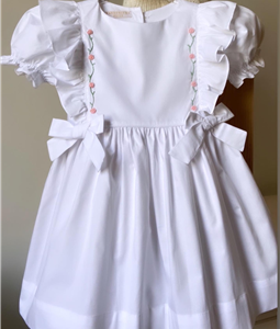 Vestido Babados Branco Bordado