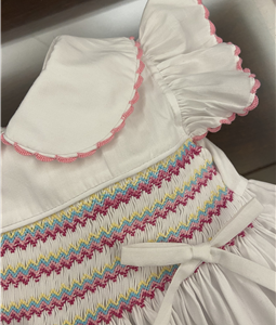 Vestido Branco com Laos e Pontos