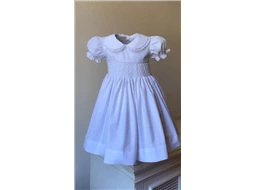Vestido Branco com P�rolas e Guipir