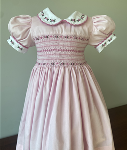 Vestido Rosa Gola e Manga Ricamente Bordada
