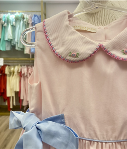 Vestido Rosa Laos Azuis Gola Bordada