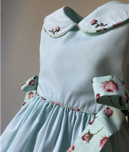 Vestido Verde com laos laterais Floral