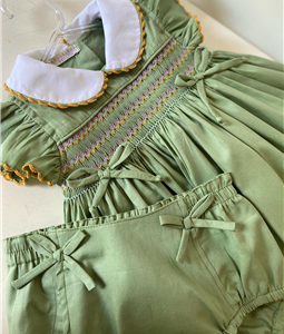 Vestido Verde Oliva tipo Materno com  acabamento de Croch