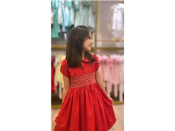 Vestido Vermelho Flores Bordadas e Detalhes