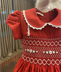 Vestido Vermelho Rendas e Bordados