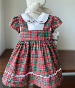 Vestido Xadrez Tipo Jardineira com Gola Bordada